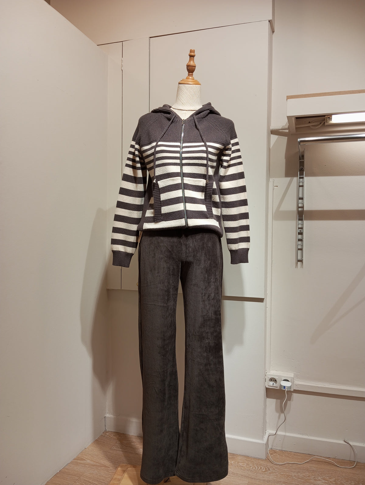 Chaqueta de rayas con capucha y cremallera para mujer - G-Barcelona